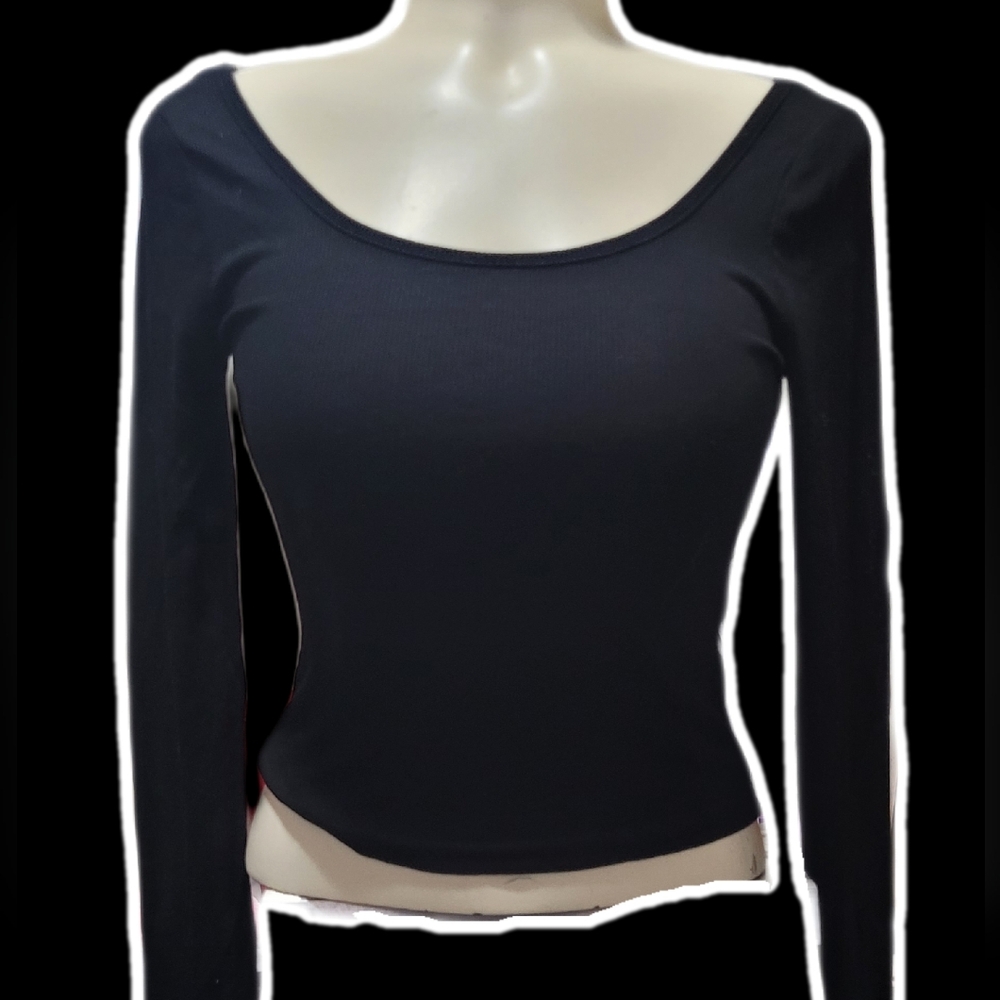 basic cleangirl trendy black crop top long sleeved top .⋆♱